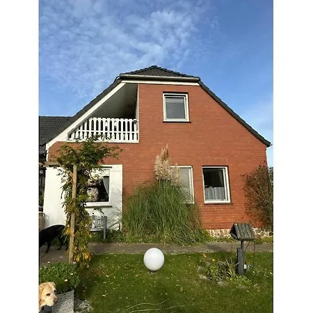 With 2 Bedrooms Neu Schloen