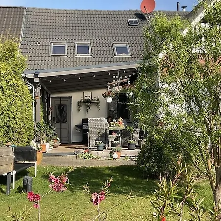 With 2 Bedrooms Σπίτι διακοπών Neu Schloen