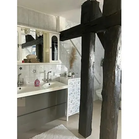 With 2 Bedrooms * Neu Schloen