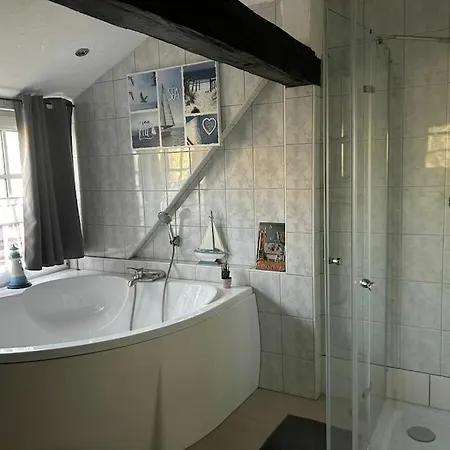 Semesterbostad With 2 Bedrooms Neu Schloen